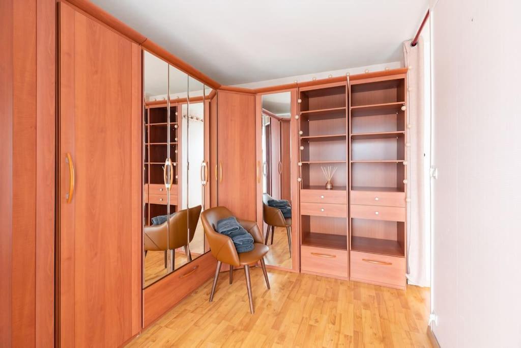 Appartement Spacieux/ Disneyland/Paris/Wifi/Bureau Champs-Sur-Marne Buitenkant foto
